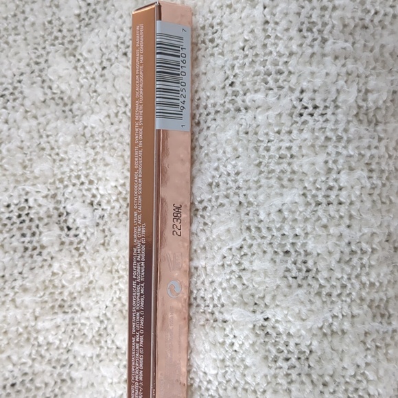 laura mercier RoseGlow Caviar Stick Eye Shadow in Forbidden Rose, 1.64g/0.05oz - Picture 4 of 9
